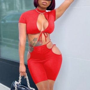 Hollow out two piece short set